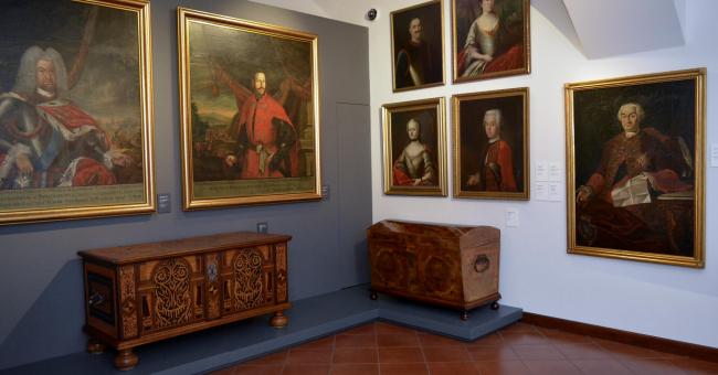 •	Galeria Malarstwa Polskiego i Europejskiej Sztuki Zdobniczej imienia Alojzego Obornego
