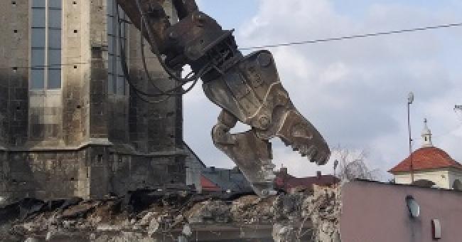 wyburzenie Pawilonu Archeologicznego