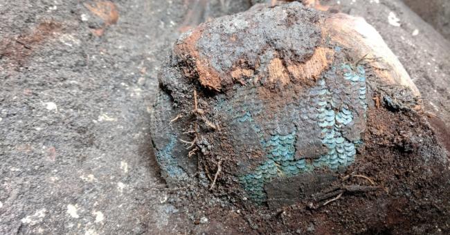 djęcie przedstawia jeden z licznych zabytków odkrytych w obrębie wykopów archeologicznych