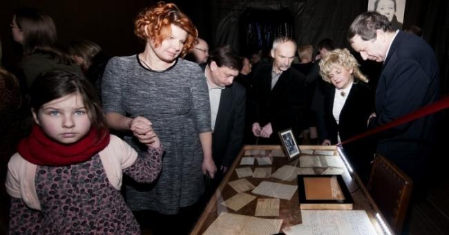 Wystawy czasowe: Dziewczynka z obrazu. Historia życia Józi Oderfeldówny