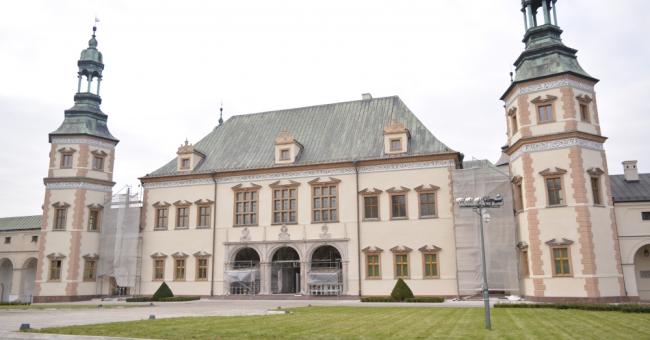 Renowacja elewacji od frontu