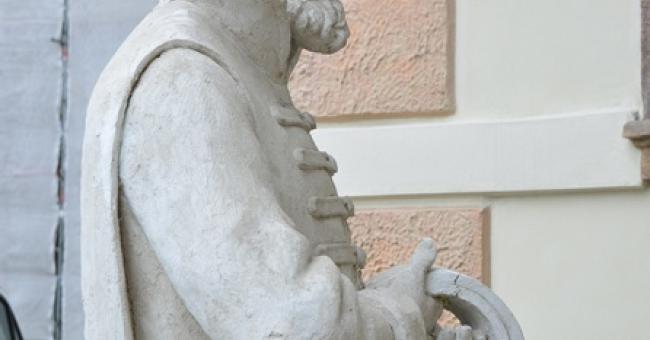 Montaż modeli figur posłów moskiewskich i szwedzkich 