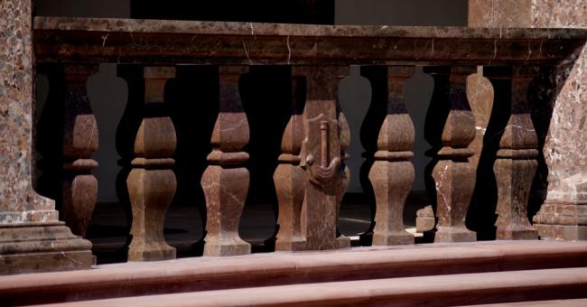 Zakończenie prac przy kamiennych balustradach 