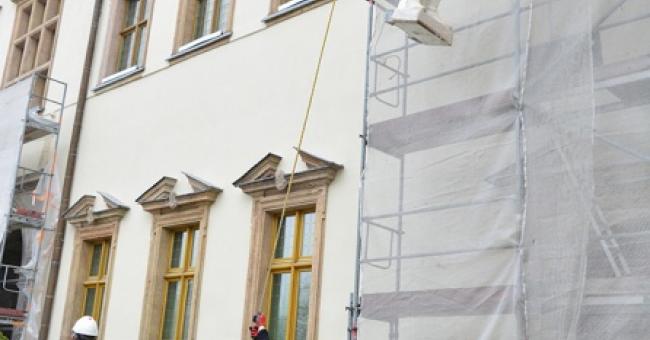 Montaż modeli figur posłów moskiewskich i szwedzkich 