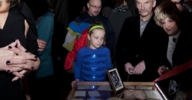 Wystawy czasowe: Dziewczynka z obrazu. Historia życia Józi Oderfeldówny