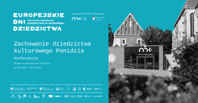 Grafika konferencyjna: turkusowy panel i czarno-biała fotografia wejścia do budynku Muzeum Archeologicznego w Wiślicy